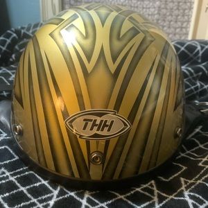 Helmet. | DOT APPROVED